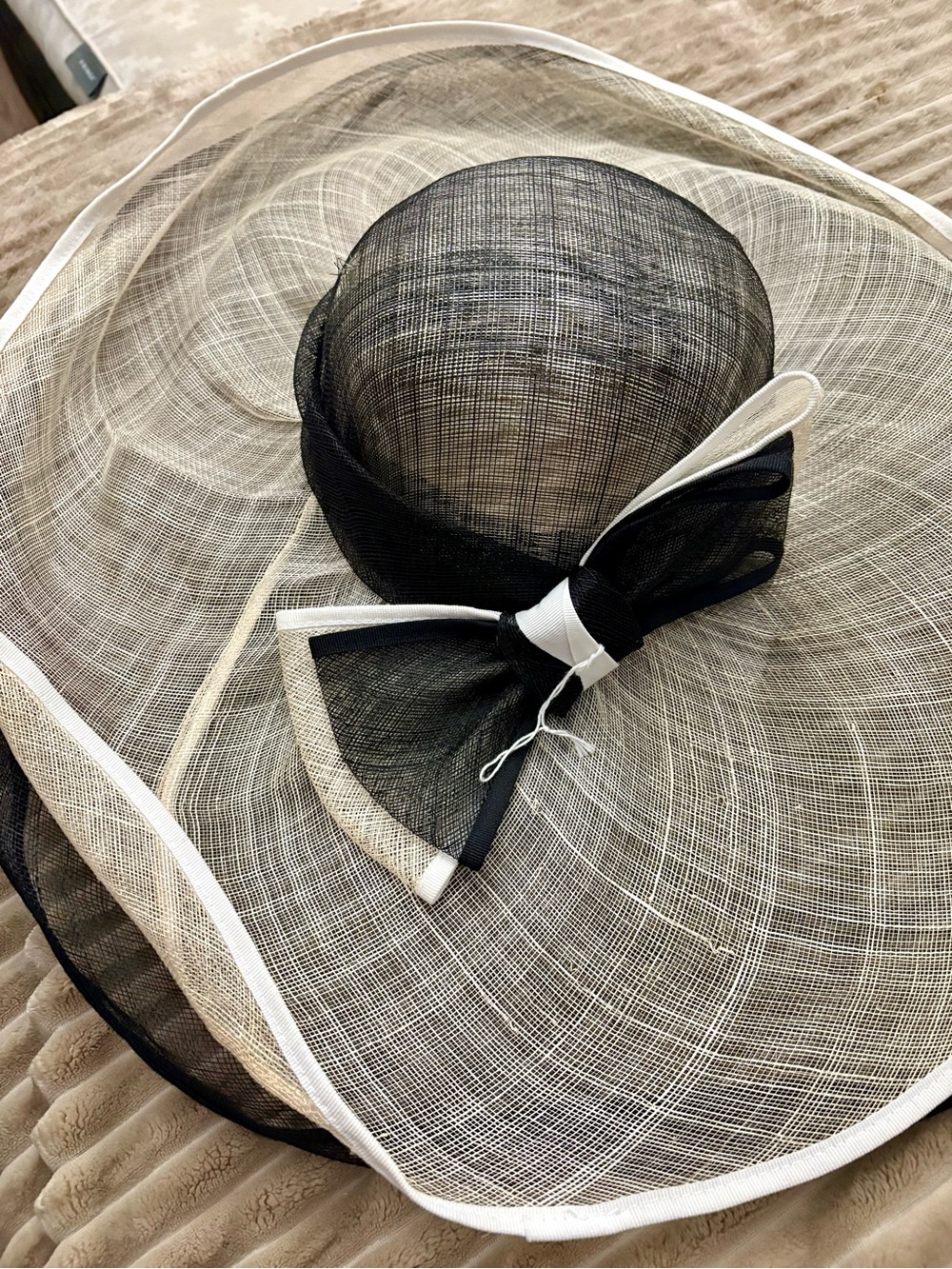 Black and White Wide-Brim Ladies Sun Hat with Decorative Bow, Made in Italy